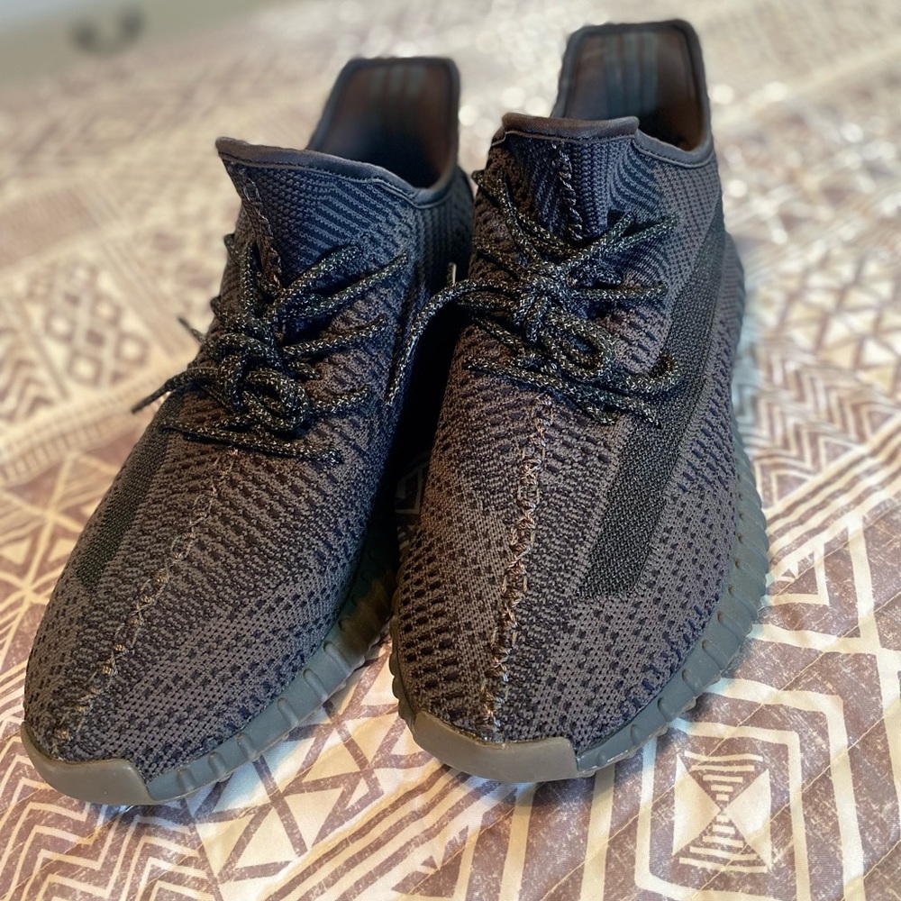 Like new black shoes size 9 Men